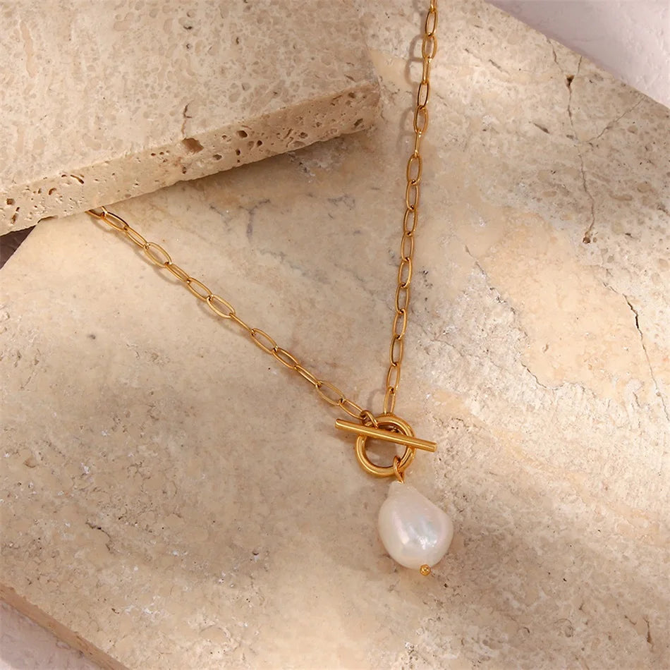 Elegant Pearl Toggle Kette