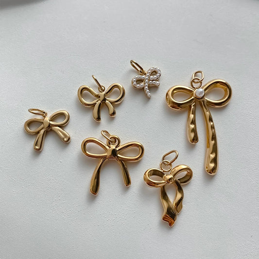 Bow pendant