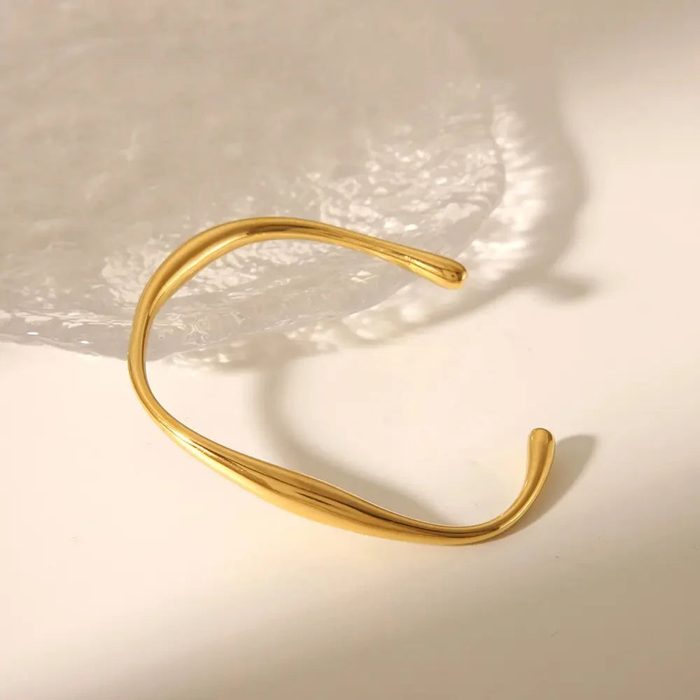 Wave Elegance Armreif