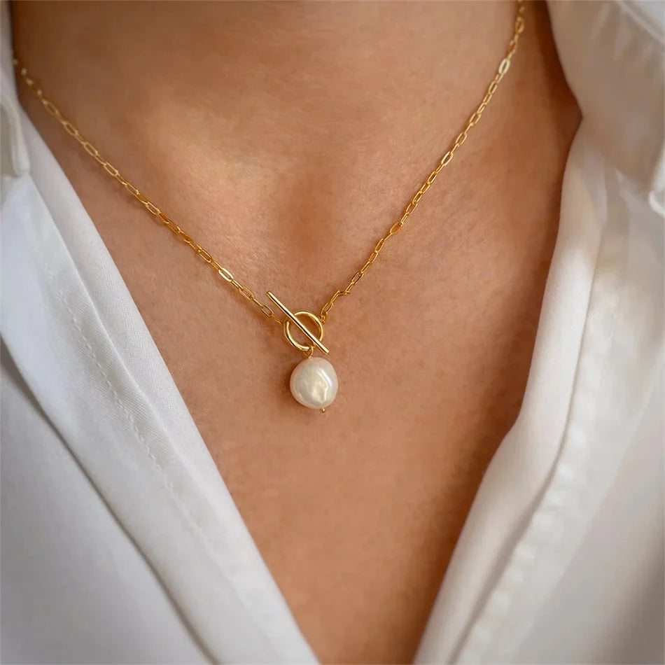 Elegant Pearl Toggle Kette