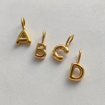 Ballon Buchstaben Anhänger Gold / A B C D – Fascina