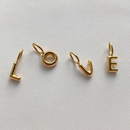 Ballon Buchstaben Anhänger Gold / LOVE – Fascina