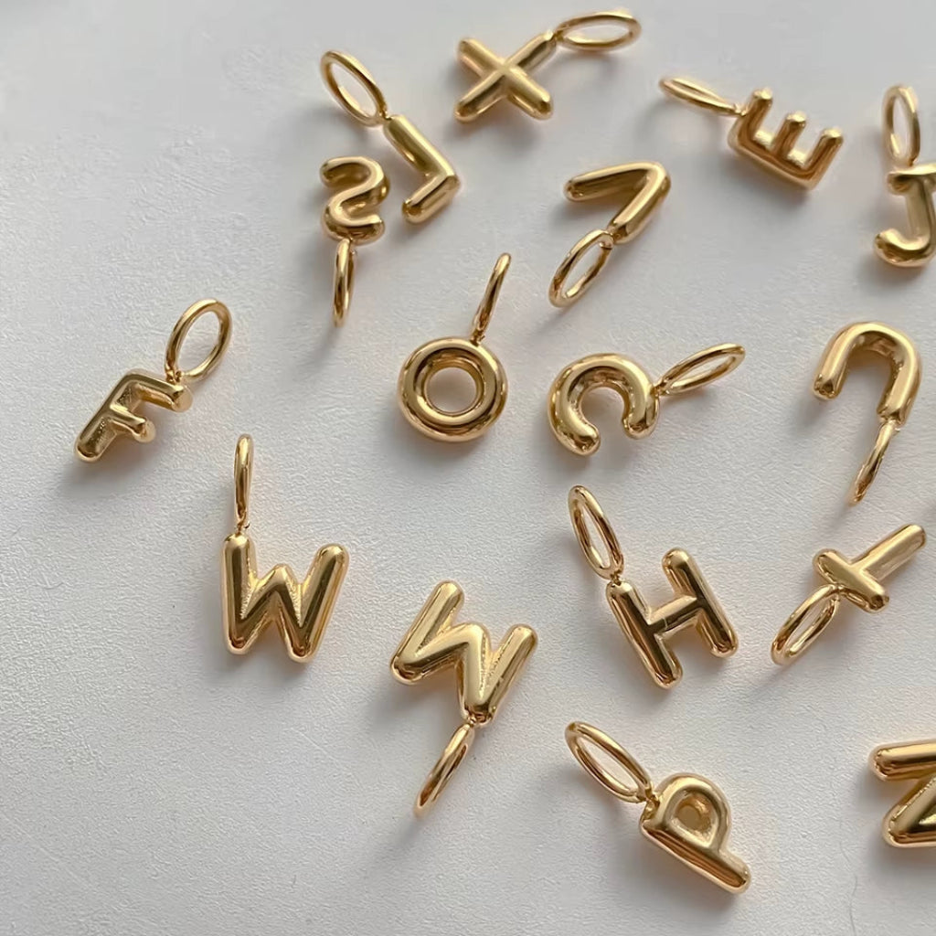 Ballon Buchstaben Anhänger Gold – Fascina