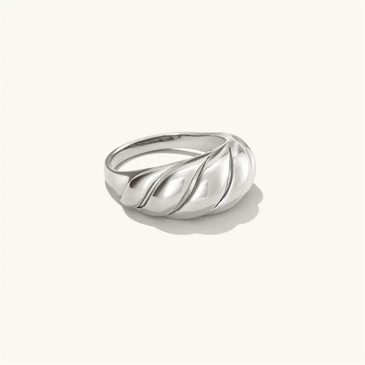 Croissant Ring - Fascina