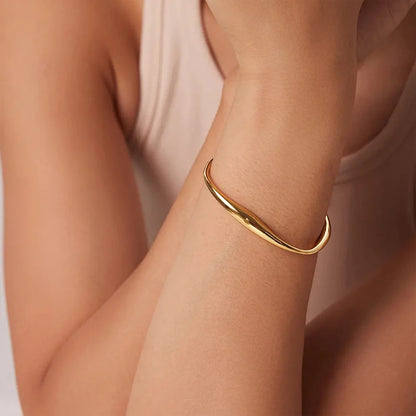 Wave Elegance Armreif