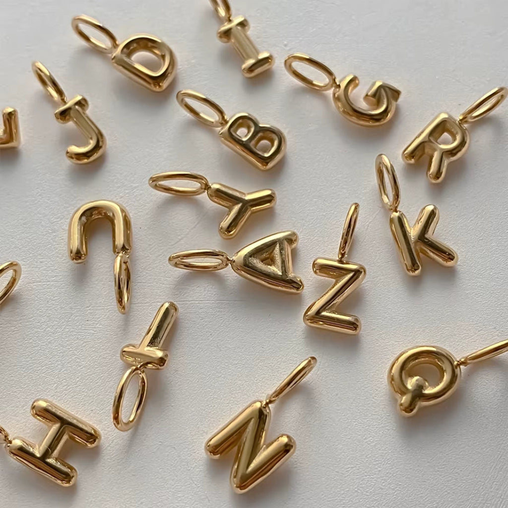 Ballon Buchstaben Anhänger Gold – Fascina